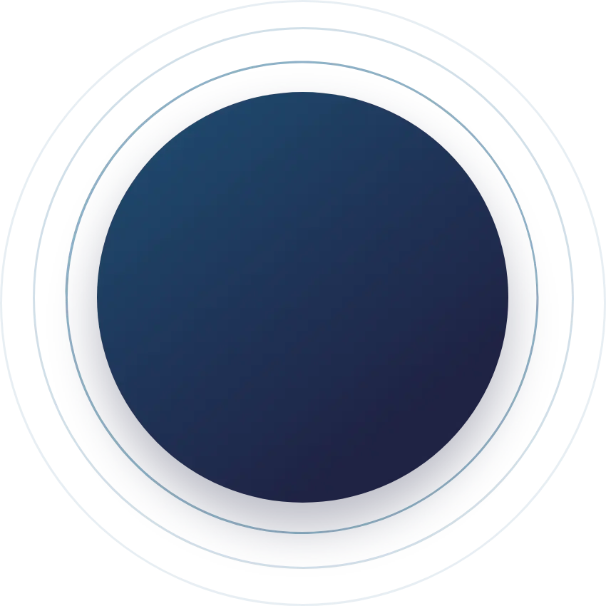 Ein dunkelblauer, runder Button mit glänzender Oberfläche und digitalen, pixelartigen blauen Mustern an den Rändern auf schwarzem Hintergrund, der den Innovationsgeist von karriere tutor® widerspiegelt.